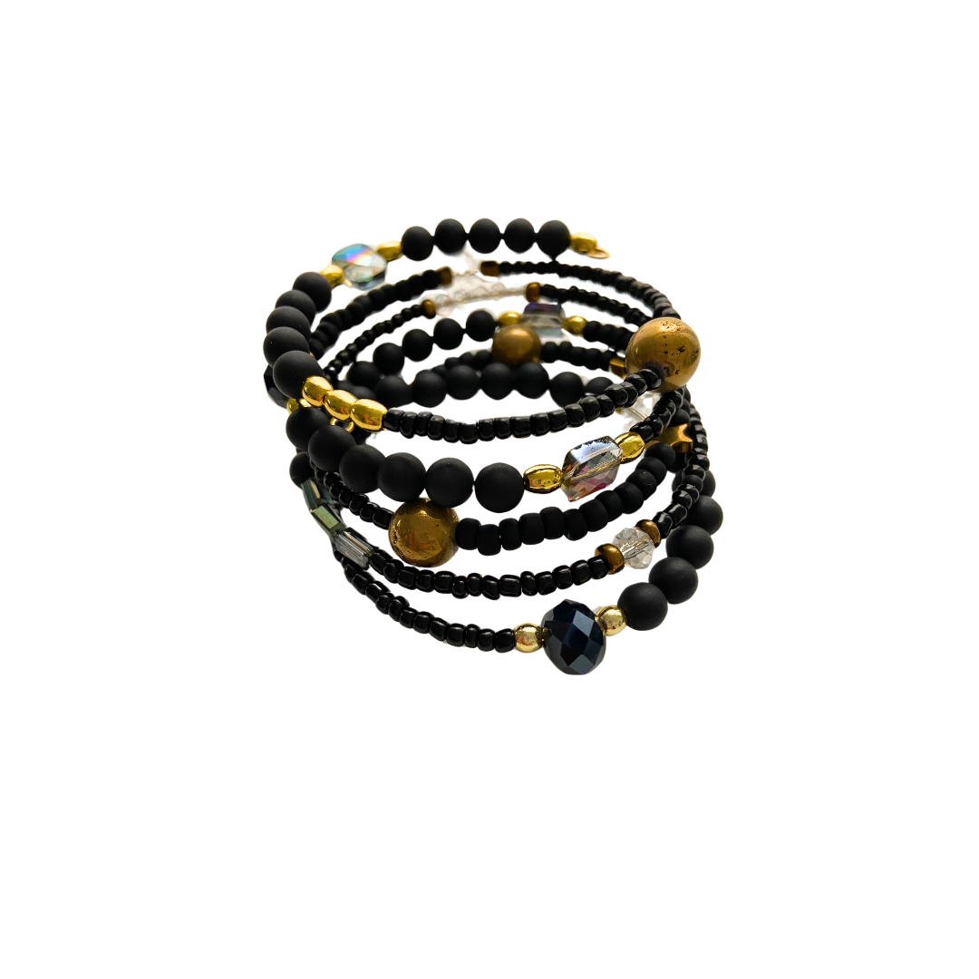 Brazalete negro flexible con piedras naturales
