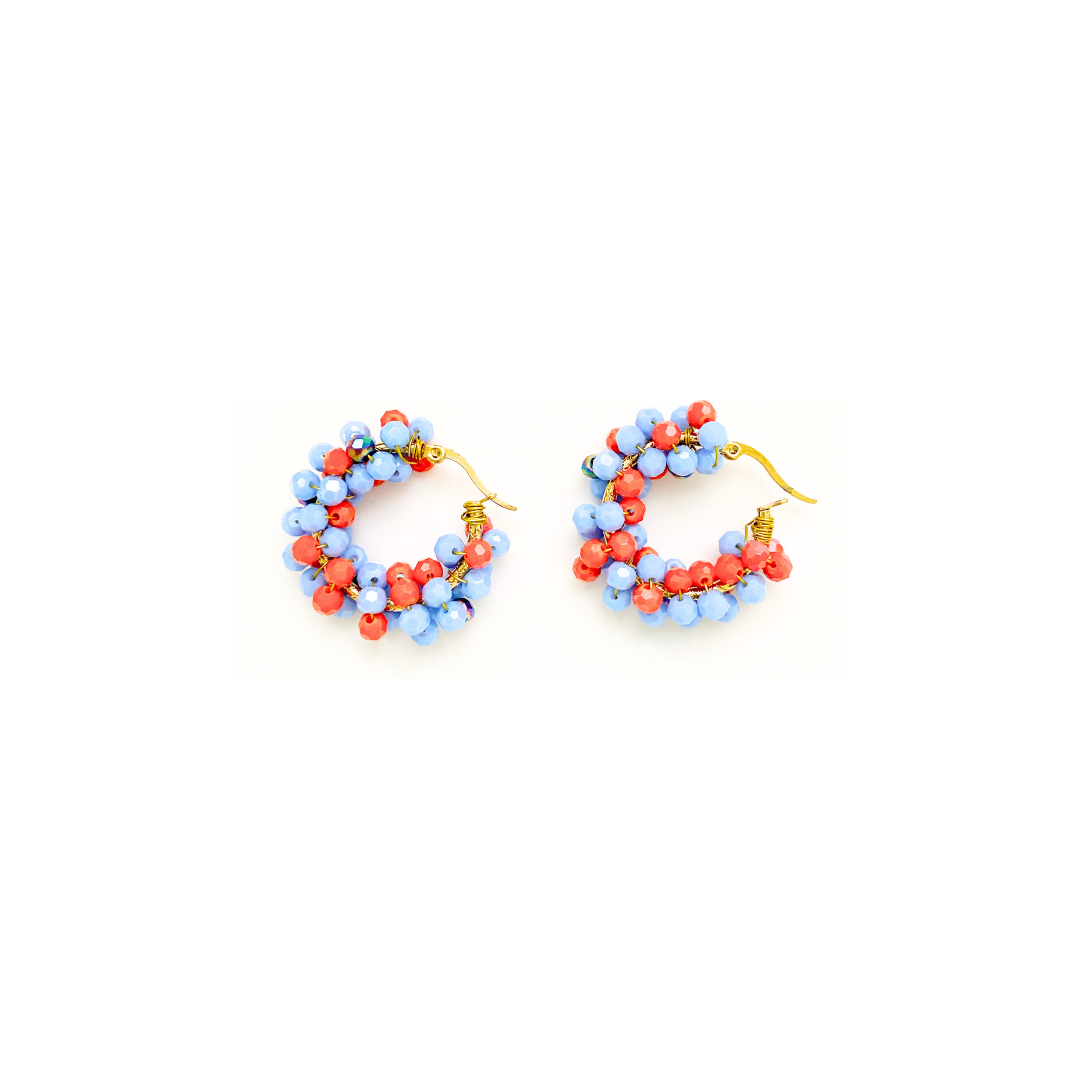 Pendientes de aro de cristal facetado.