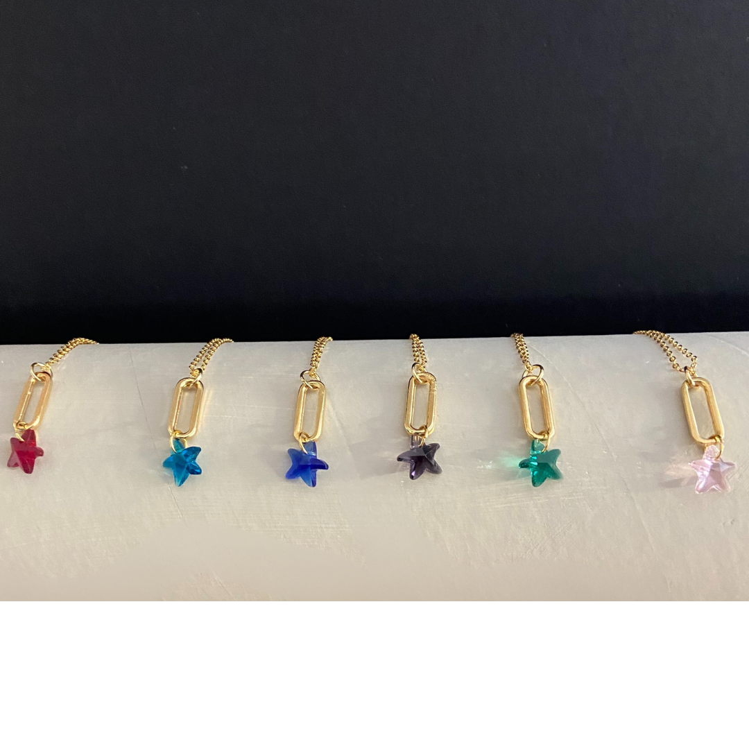 Cadena dorada y colgante estrella de cristal