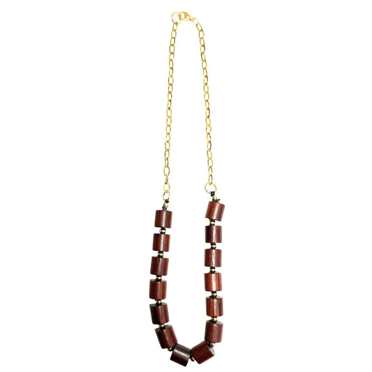 Collar corto de madera