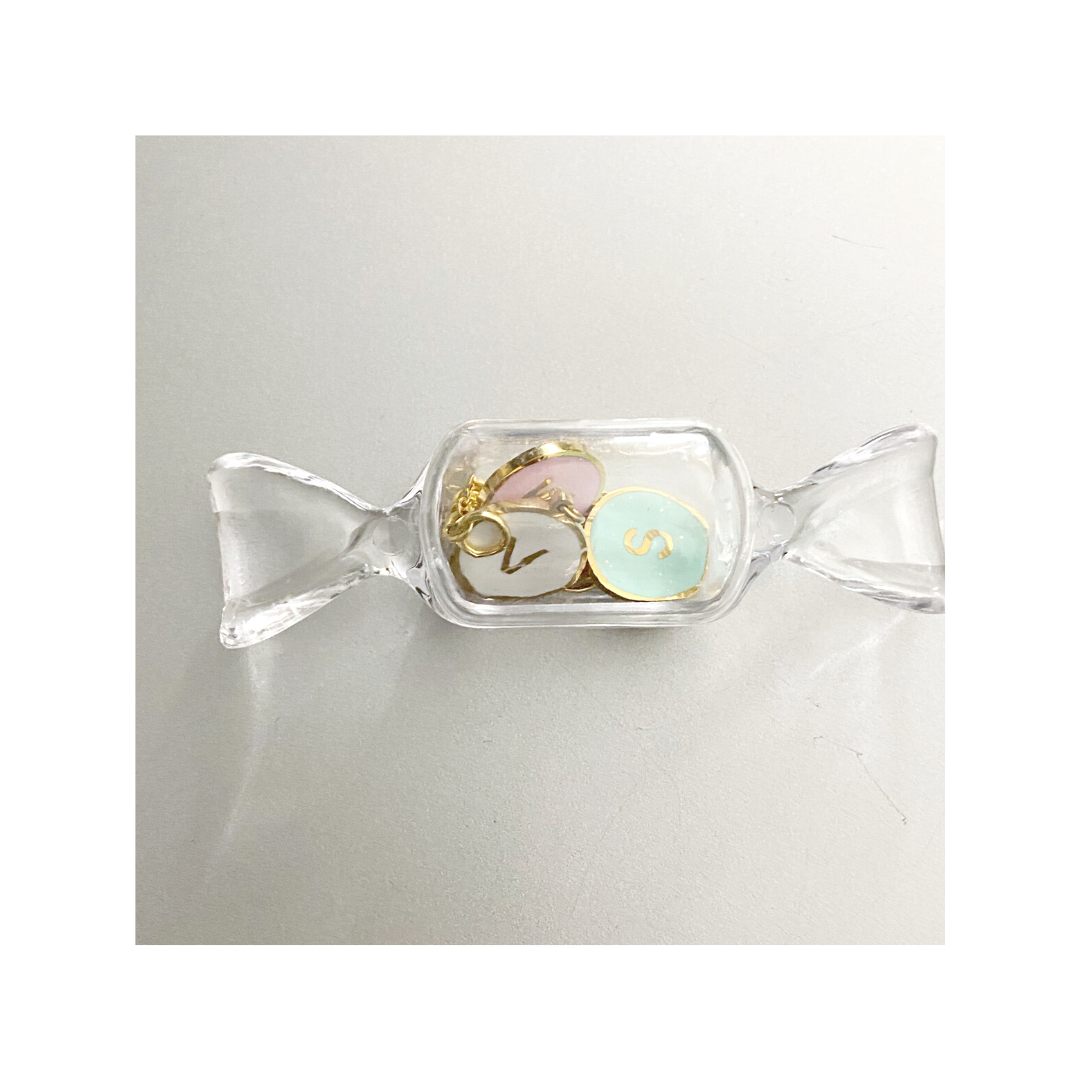 Collar con inicial