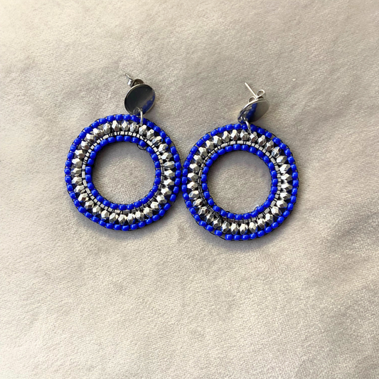 Pendientes de aro grandes con cuentas tibetanas y rocalla de color