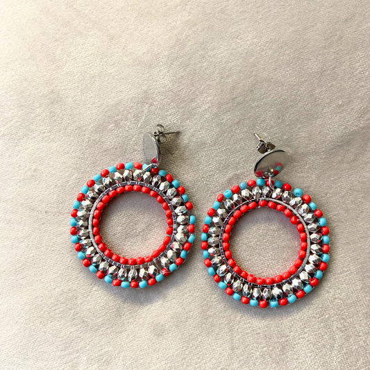 Pendientes de aro grandes con cuentas tibetanas y de colores